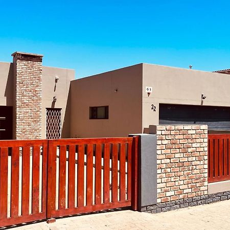 Otis Self Catering Lägenhet Walvis Bay Exteriör bild