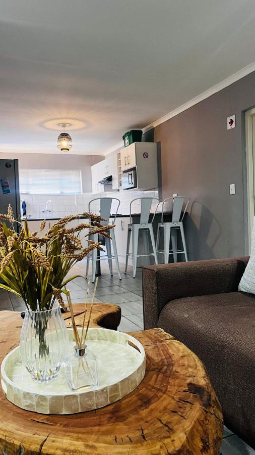 Otis Self Catering Lägenhet Walvis Bay Exteriör bild