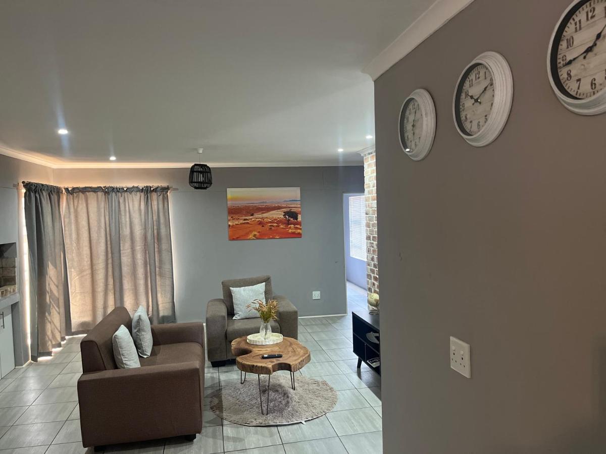 Otis Self Catering Lägenhet Walvis Bay Exteriör bild