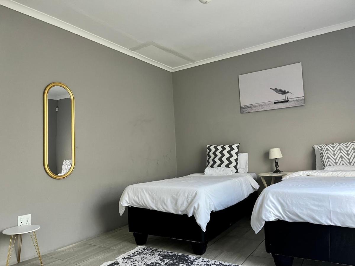 Otis Self Catering Lägenhet Walvis Bay Exteriör bild