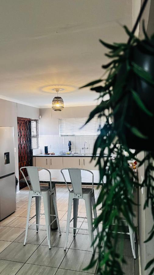 Otis Self Catering Lägenhet Walvis Bay Exteriör bild