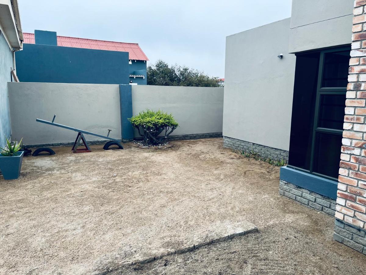 Otis Self Catering Lägenhet Walvis Bay Exteriör bild