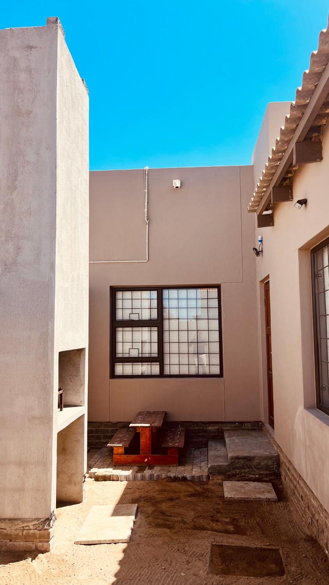 Otis Self Catering Lägenhet Walvis Bay Exteriör bild